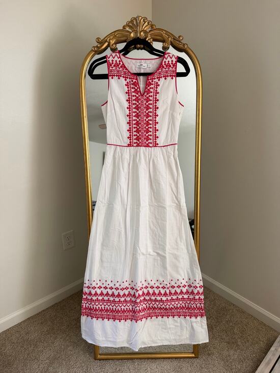 Vineyard Vines Dresses & Skirts - Vineyard Vines White Red Embroidered Maxi 
Dress